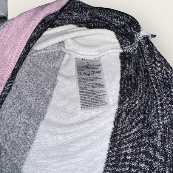 Striped Gap Knit Top - Picture 6 of 6